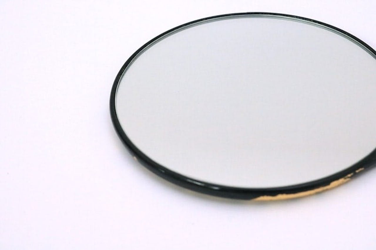 手鏡修理に使用した「ガラスミラー」(4)