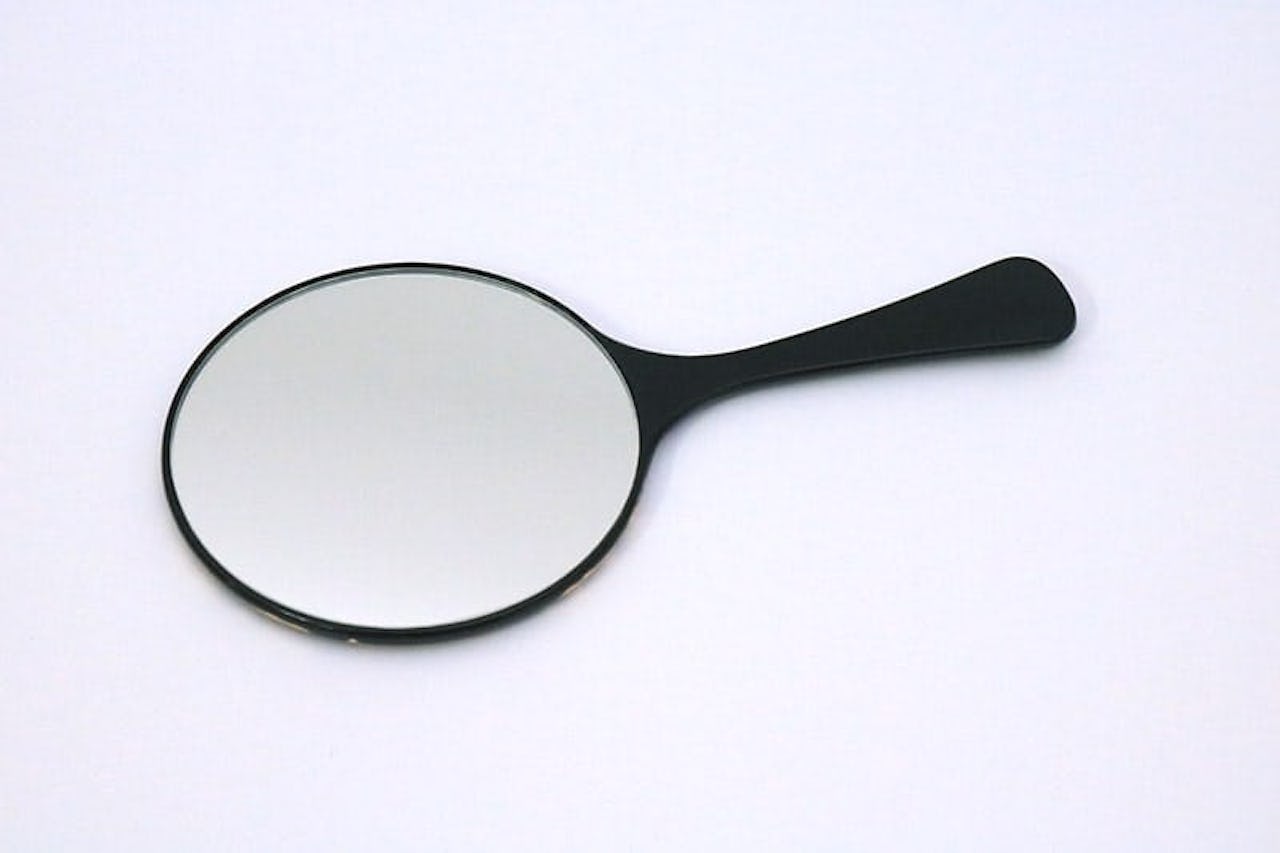 手鏡修理に使用した「ガラスミラー」(3)