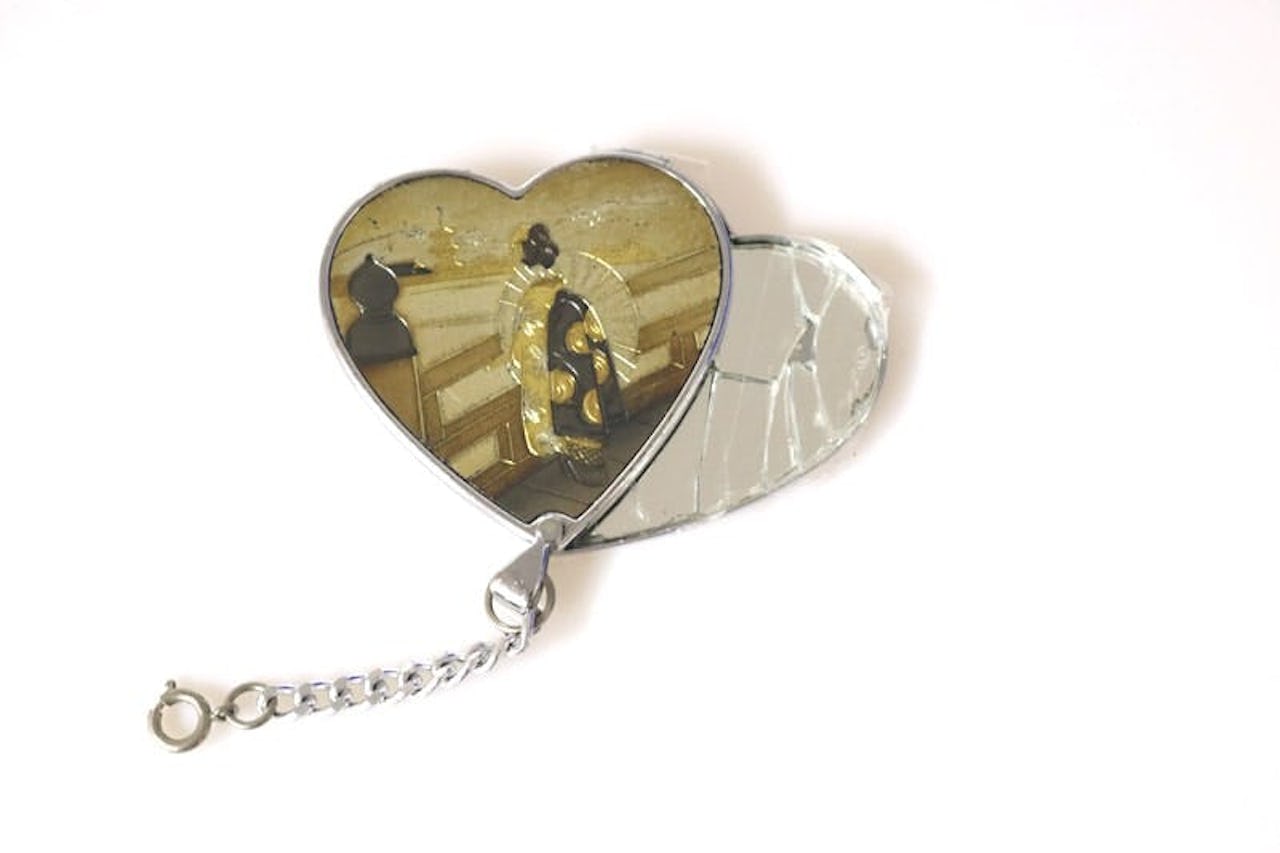 ハート型の手鏡修理に使用した「ガラスミラー」(1)