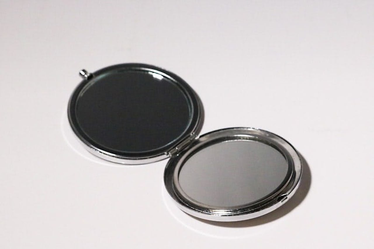 手鏡の修理に使用した「ガラスミラー」(3)