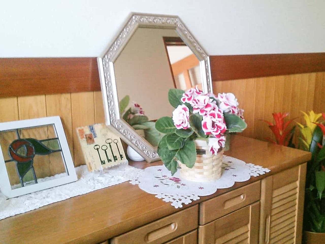 玄関に設置した八角形のアンティークミラー-3