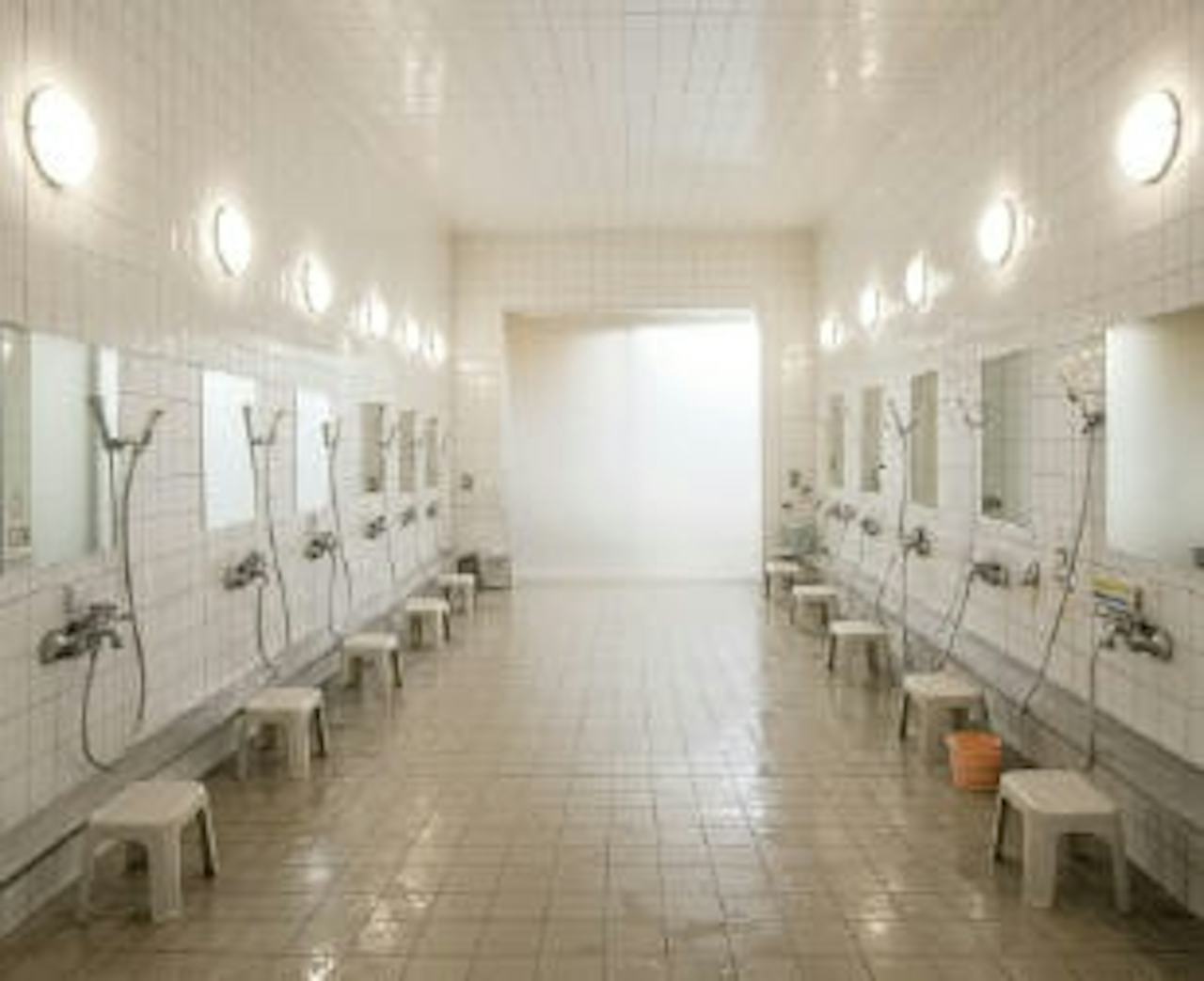 銭湯の鏡の施工・交換事例