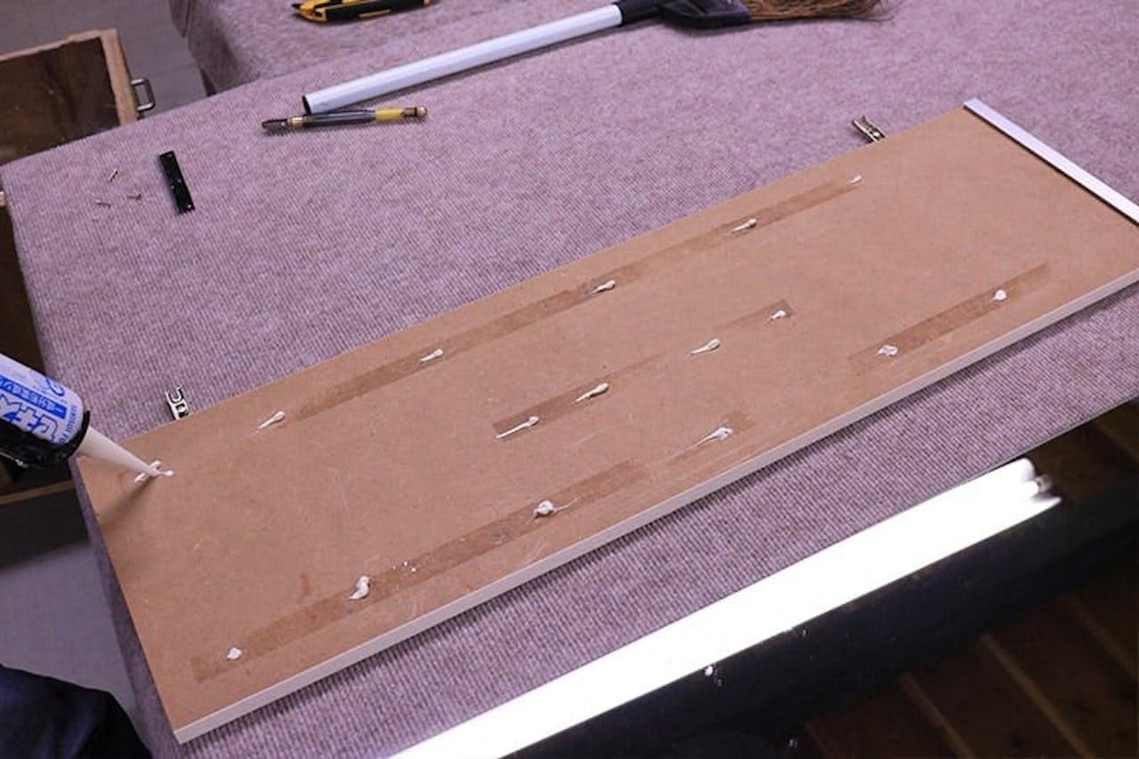 ボンドを付け終える