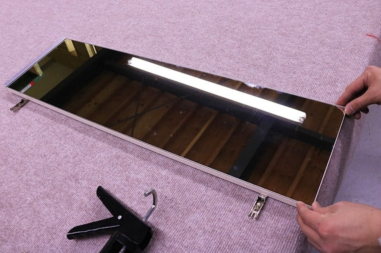 新品の鏡を貼る(調整)