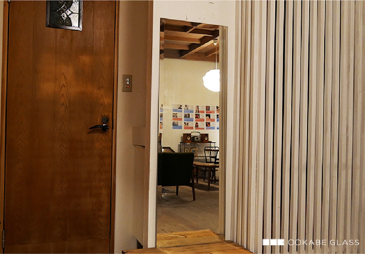 全身姿見に使う鏡の縁を広幅面取り加工した事例