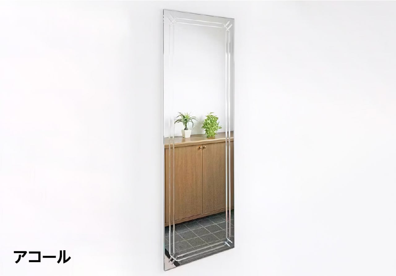 姿見の表面に「Vカット加工」で模様を彫った事例