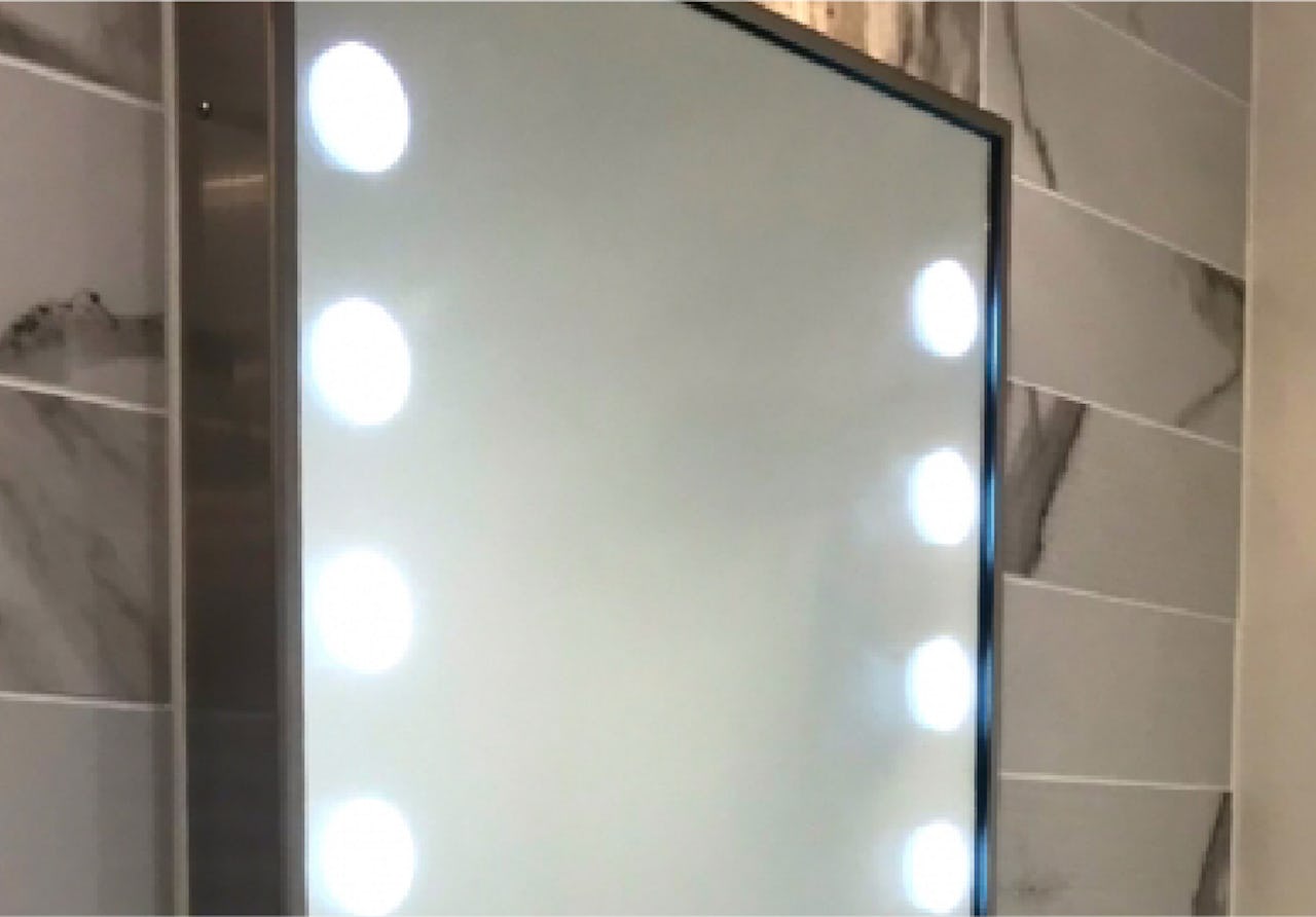 「銀抜き加工」でハリウッドミラーを製作した事例