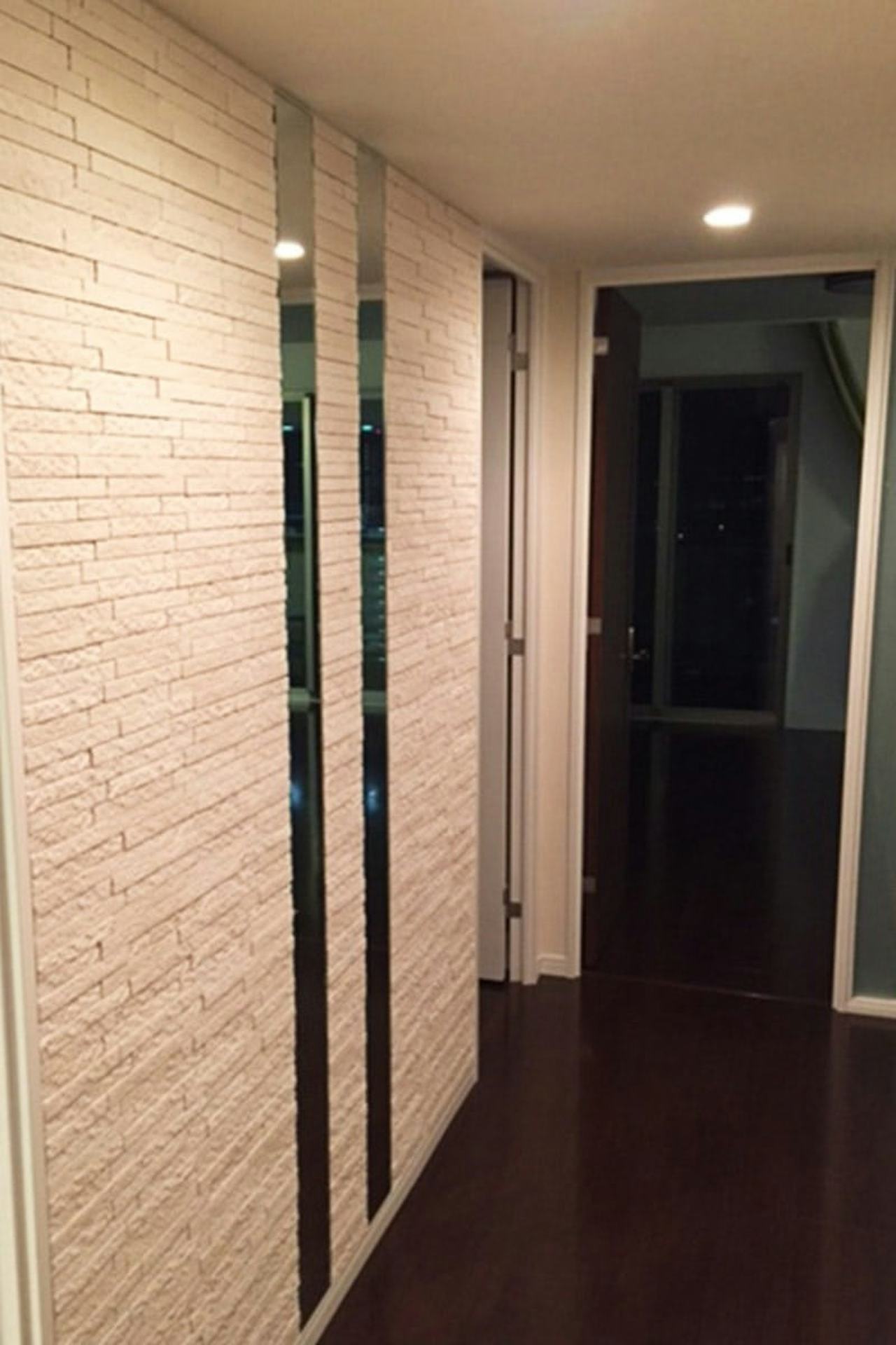 玄関の姿見に使用した「普通ミラー」(1)