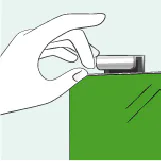 金具で壁に固定する