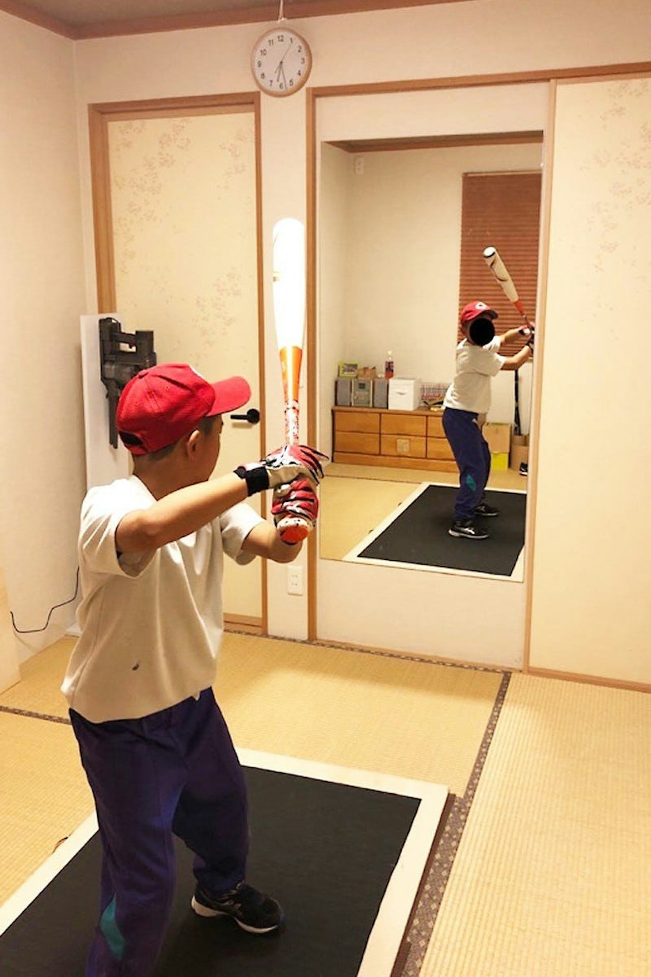 野球のフォームチェックに使用した鏡-1