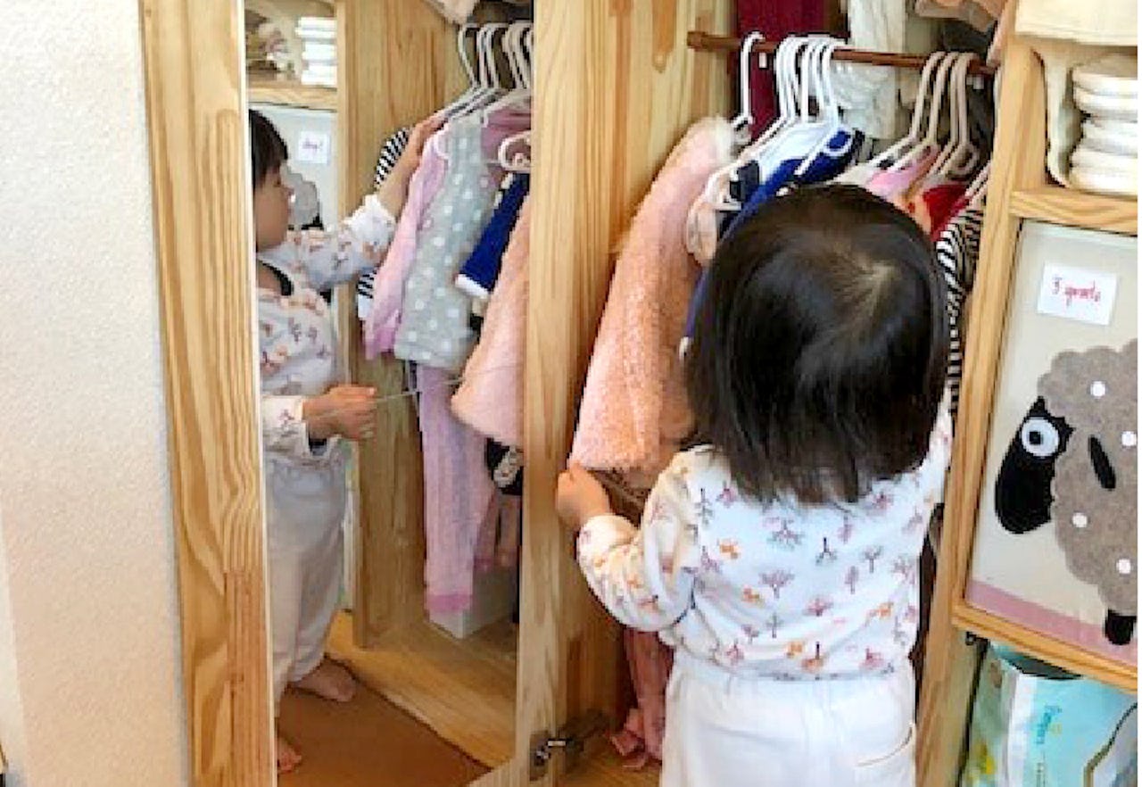 樹脂ミラー - 使用事例：子供用クローゼットの姿見に