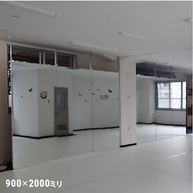 ダンス用 つっぱりミラー - 使用事例:ダンススタジオの鏡に(1)