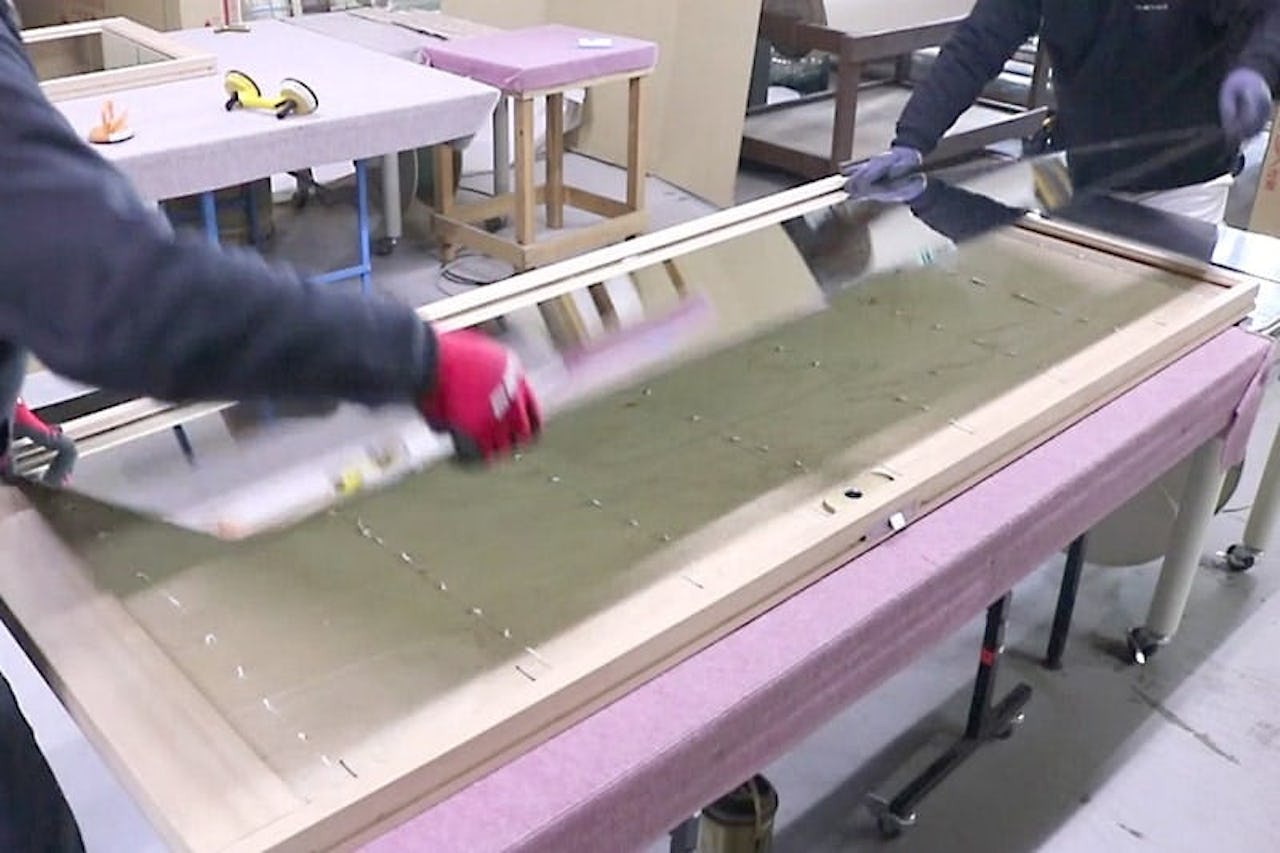 扉に鏡を貼り付けた事例(12)