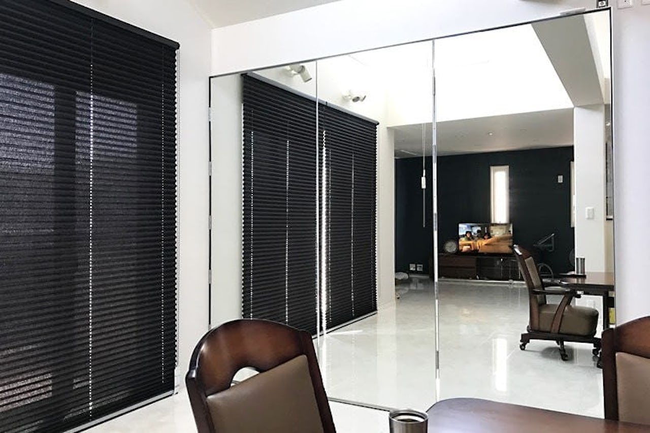 鏡張りのフラッシュ扉に使用した「パネルミラー」-4