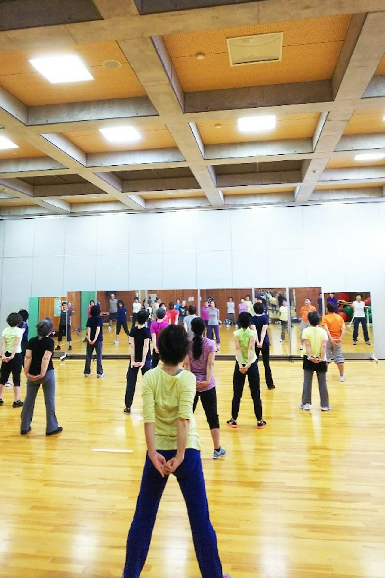 スポーツクラブに使用した「キャスター付き大型ミラーll」(4)