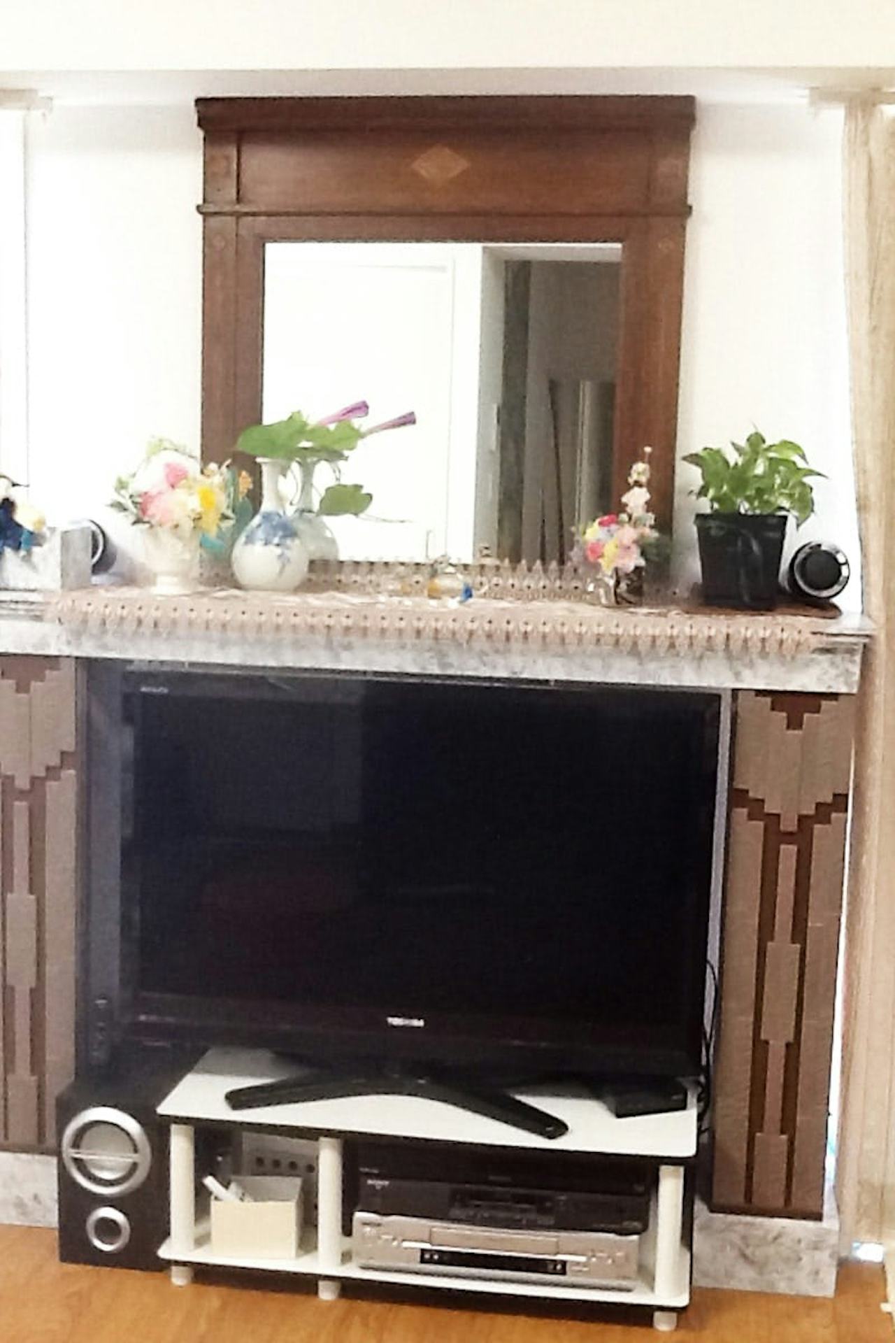 手作りのマントルピースに使用した「ガラスミラー」(1)