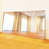 【ダンス練習用の鏡】割れない重視なら「フィルムミラー」｜鏡の販売.COM