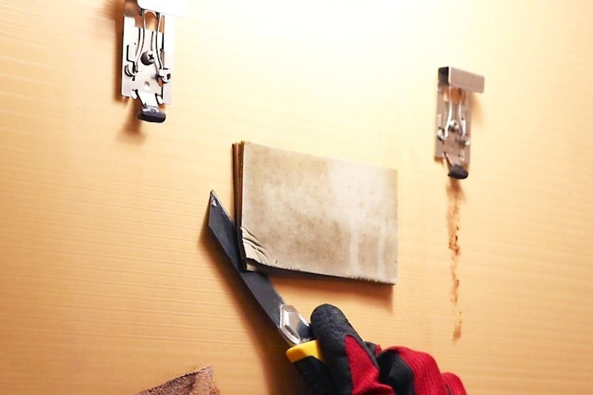 残ったミラーマットを剥がす