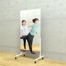 ダンススクール向けの移動式鏡