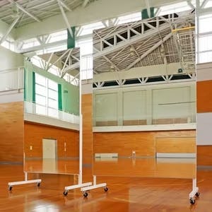 弓道部の練習に使えるキャスター付きの鏡