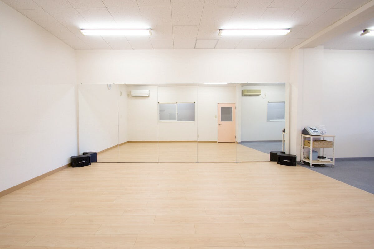 ダンススクールに大型鏡をDIY(1)
