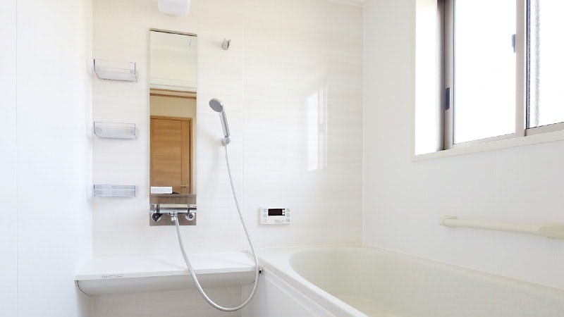 縦長の浴室鏡を「防湿ミラーHG」に交換したお客様事例