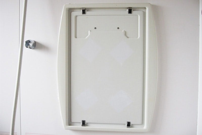 フレームにツメ金具がある浴室鏡を防湿ミラーHGに交換／I様 - 交換中(4)