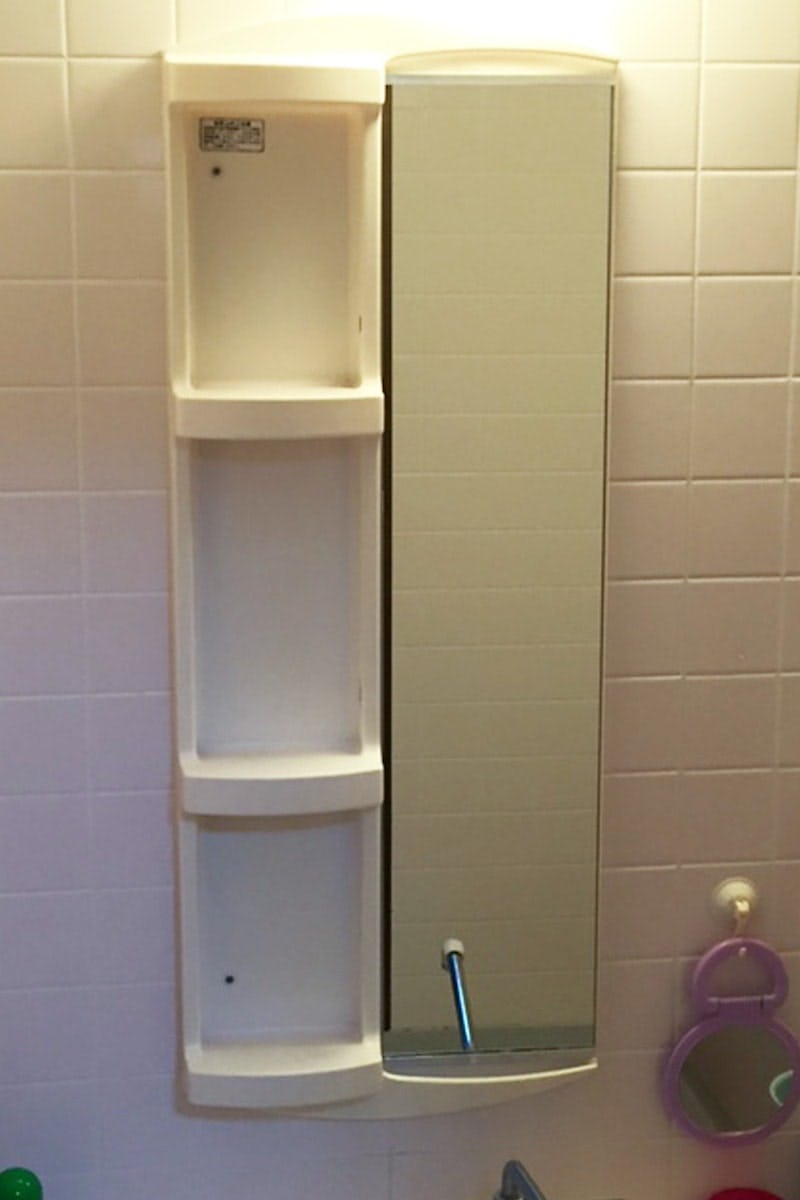 棚付きの縦長の浴室鏡を防湿ミラーHGに交換／A様 - 交換後(1)