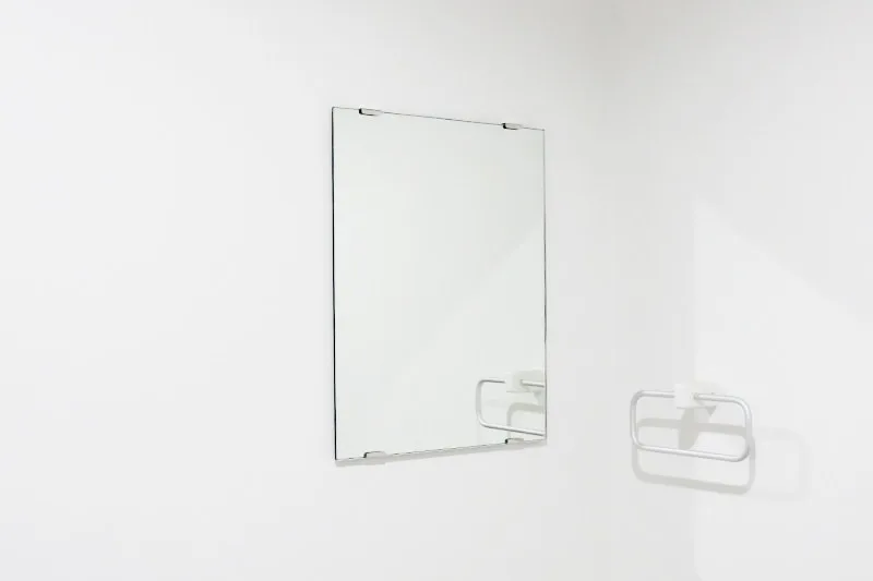 ツメ金具を使用した場合の鏡の取り付け 交換方法 鏡の販売 com