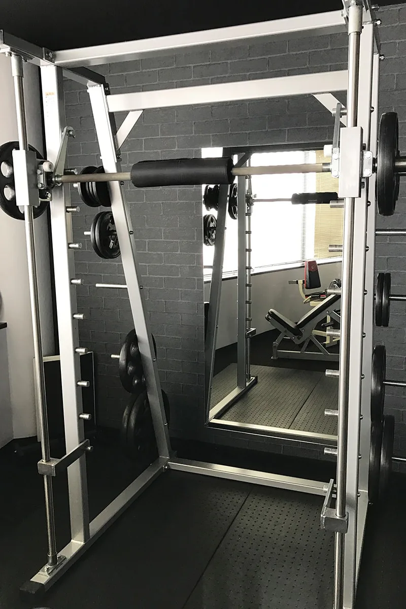 パーソナルジム用の大型鏡 連貼りしたお客様の事例 パーソナルジム用の大型鏡 連貼りしたお客様の事例