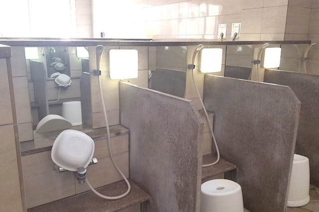 入浴施設の鏡交換に使用した「防湿ミラー」(3)