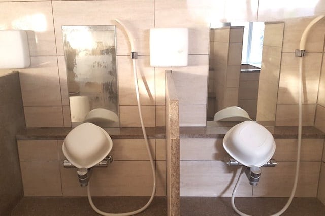 入浴施設の鏡交換に使用した「防湿ミラー」(2)