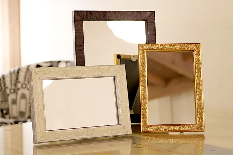 写真立てを卓上ミラーに 鏡の楽しい使い方をご紹介します 鏡の販売 Com 写真立てを卓上ミラーに 鏡の楽しい使い方をご紹介します 鏡の販売 Com