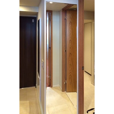 鏡の取り付け・交換の施工出張の事例 - 廊下の姿見(K様)