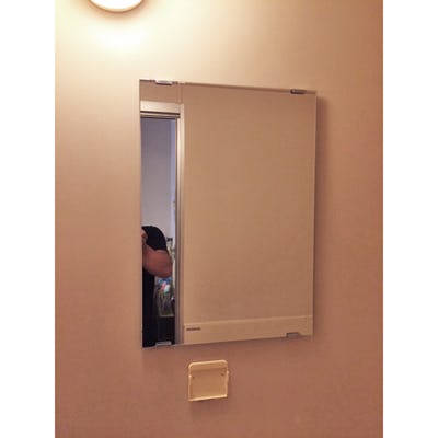 鏡の取り付け・交換の施工出張の事例 - 浴室の防湿鏡(K様)