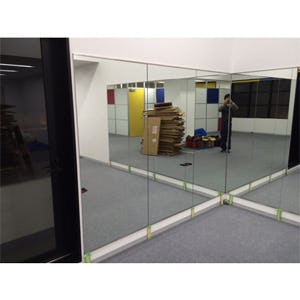 鏡の取り付け・交換の施工出張の事例 - テナントの連窓鏡(W様)