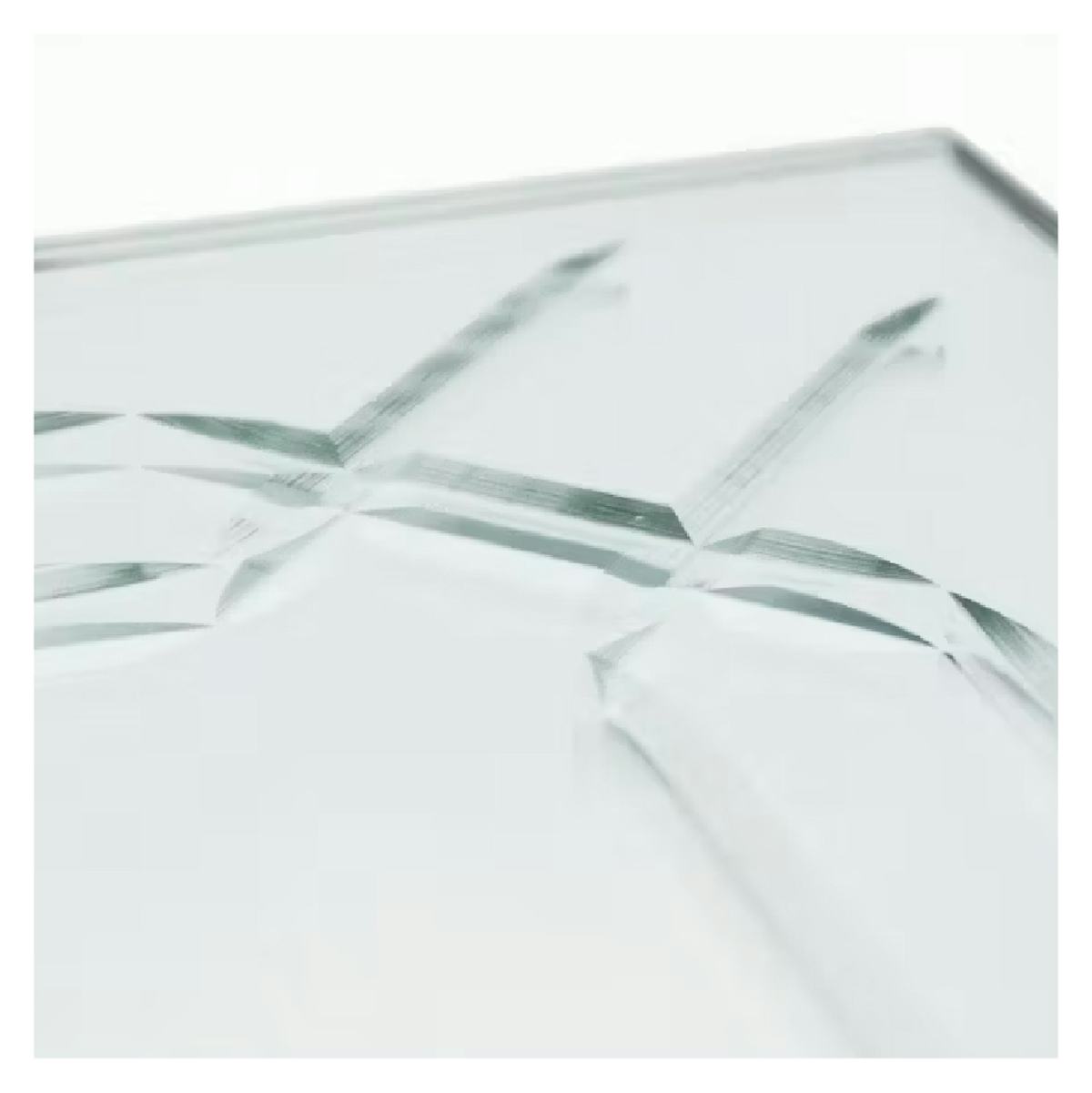 鏡にラインを彫る表面加工「Vカット加工」ができる