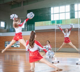 ダンス練習用 全身鏡の選び方:鏡の専門店が解説