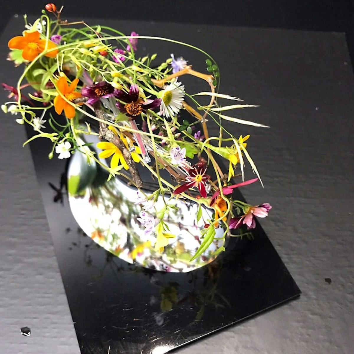 フラワーアレンジメントに使用した「薄板ミラー」(2)