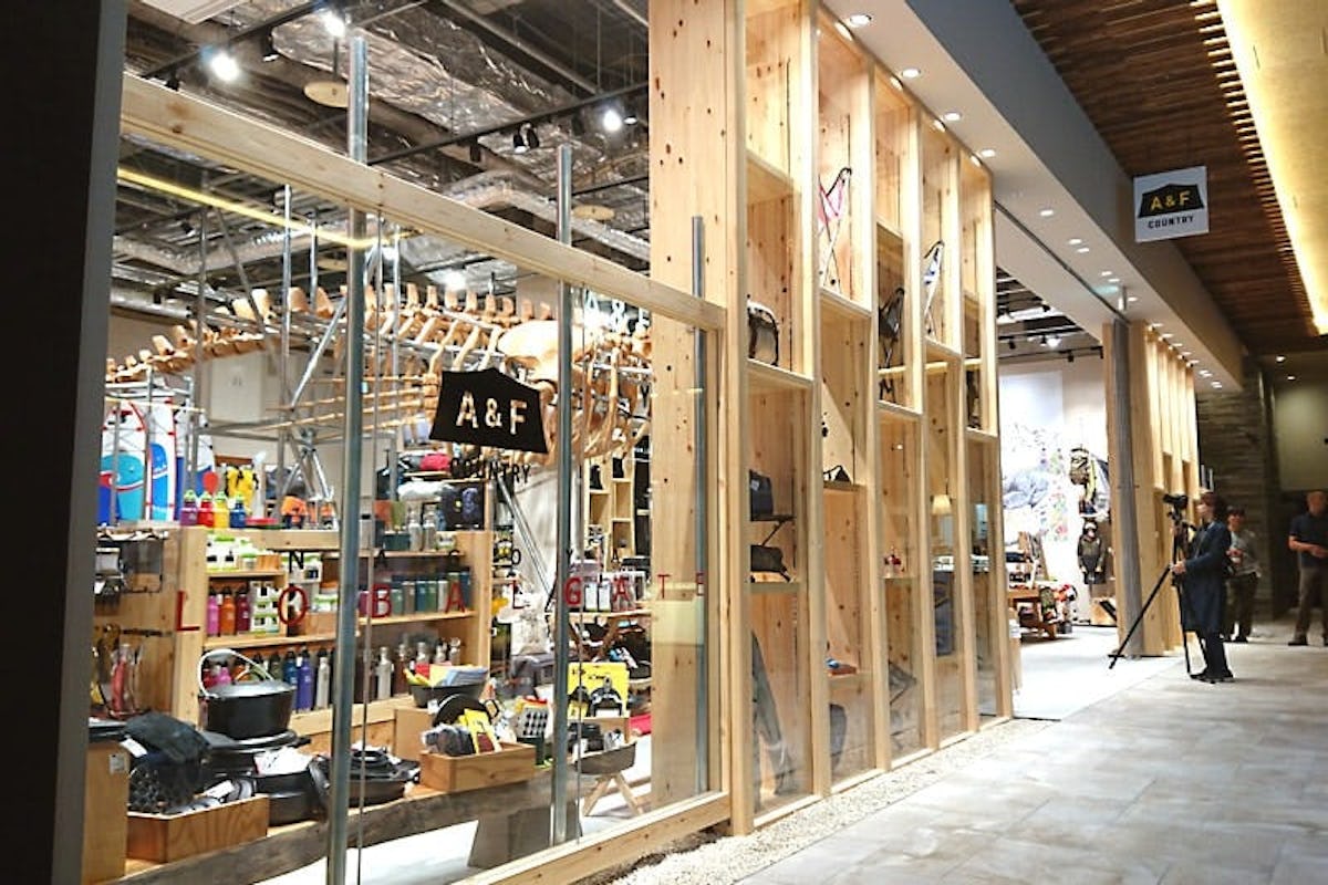 店舗の内装に使用した「透明ガラス」(1)