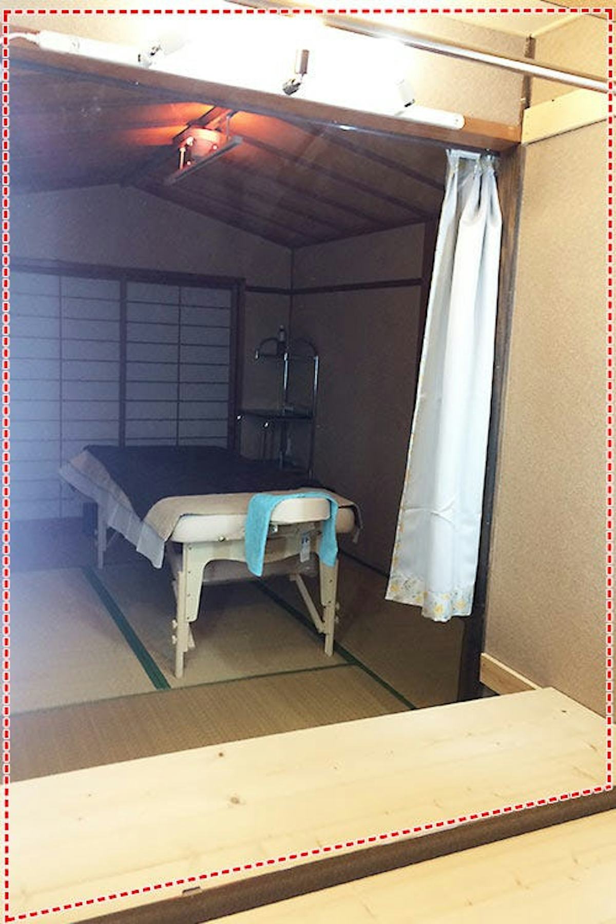 エステサロンの姿見に使用した「高透過ミラー」