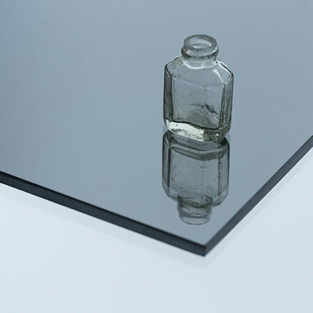 色ミラー グレー