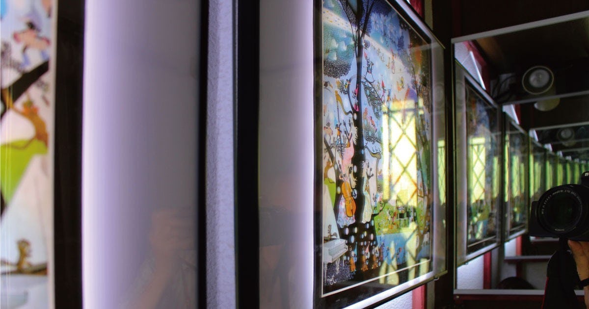 お客様事例 : 影絵をより楽しむために「ガラスミラー」を使用した事例(東京都H様)