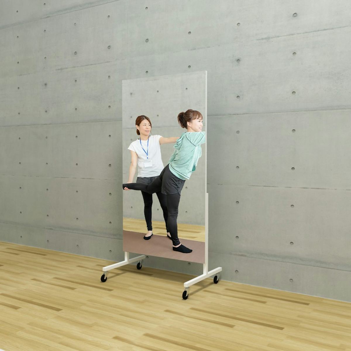 スクールタイプの可動式ミラー