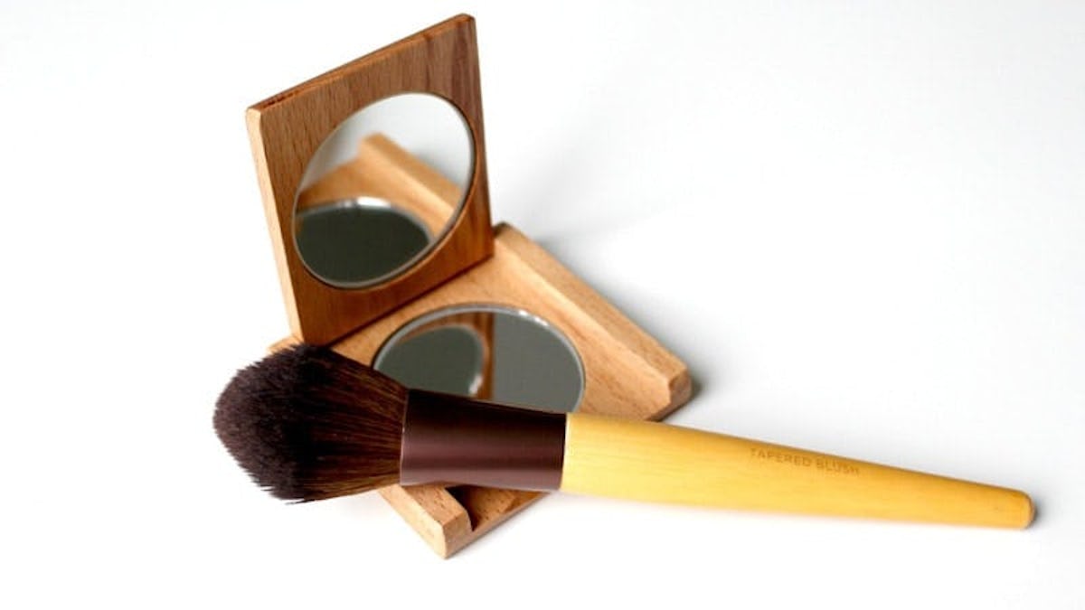 お客様事例 : コンパクトミラーを修理！割れてしまった鏡を交換した事例5選