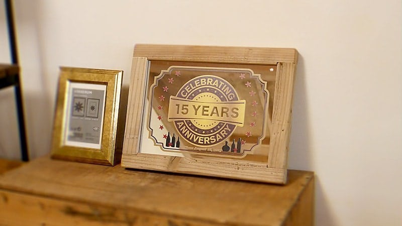 市販の鏡に印刷を施し「パブミラー」を製作した事例