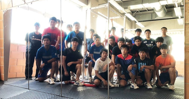 ラグビー部のウエイトトレーニングの鏡に「フィルムミラー」を設置した事例(山口県防府市 T高校様)