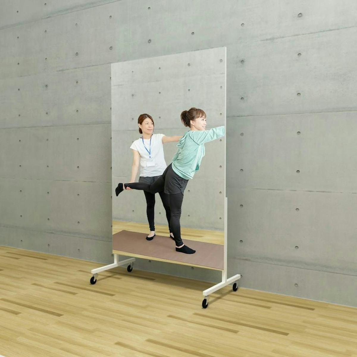 スタジオ向けのワイドタイプの移動式鏡