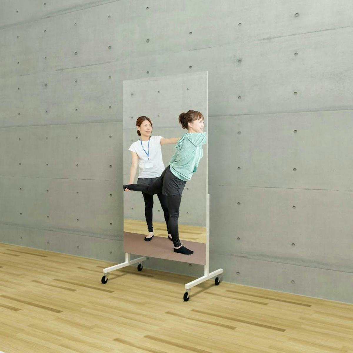 ダンススクール向けの移動式鏡