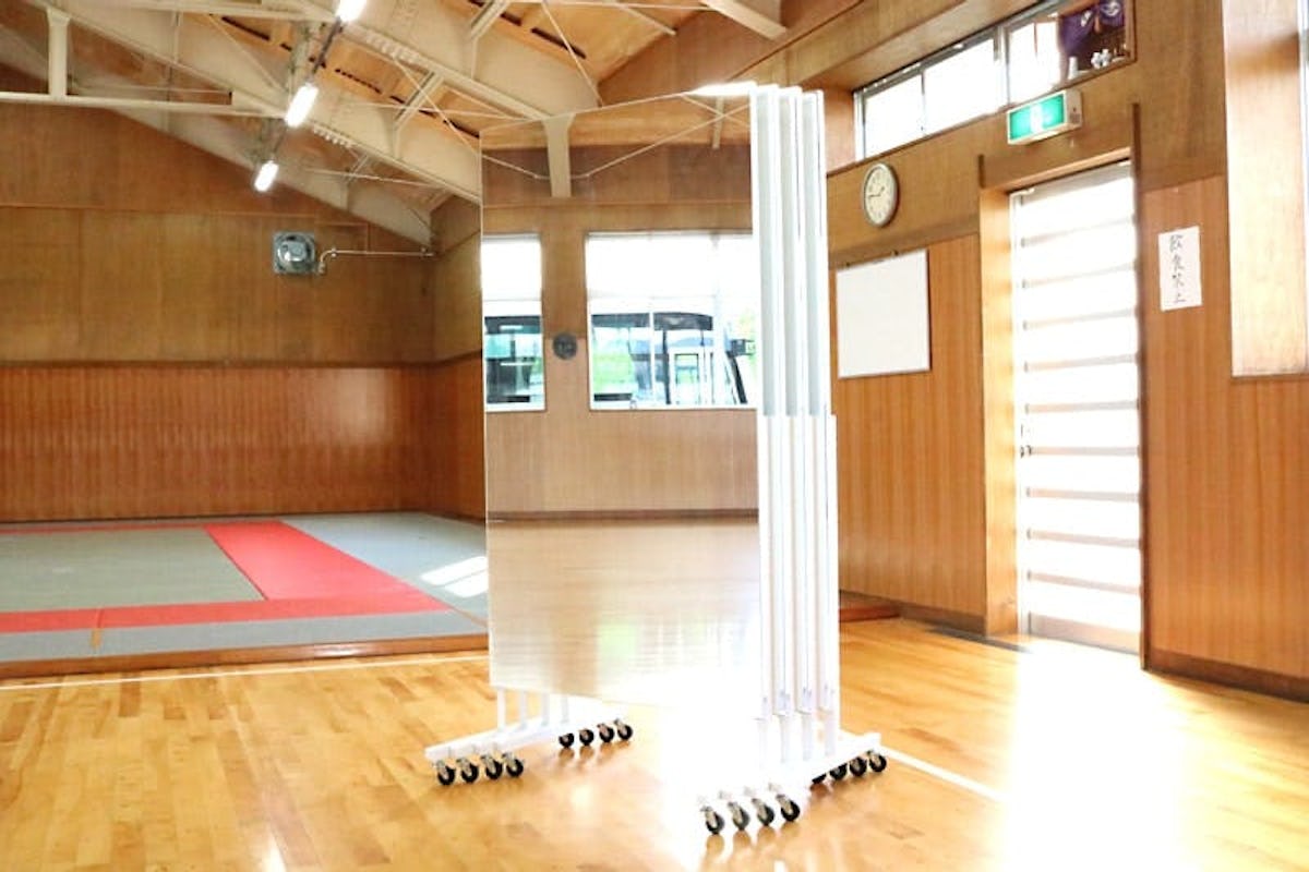 移動式スポーツミラーの収納